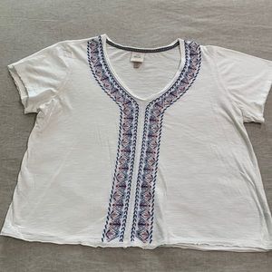 Knox Rose Women’s Embroidered Tee